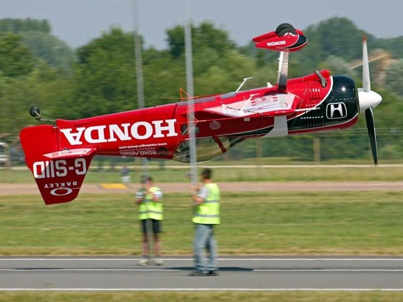 http://pilotos-muertos.com/2009/Cantacuzino/Cantacuzino%20Constantin_image068.jpg