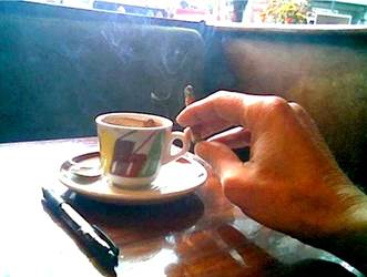 café y cigarro