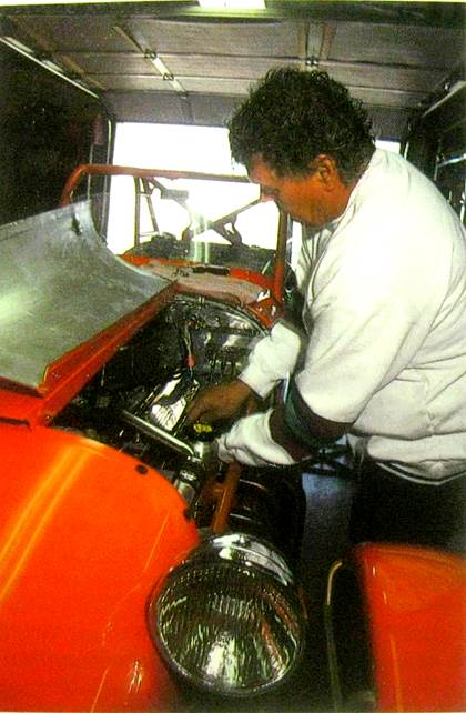 http://www.pilotos-muertos.com/2010/Faulkner/FaulknerWalt_image092.jpg