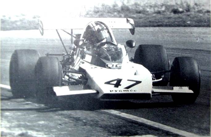 # PACE 1ª fila de parrilla Thruxton 1972 con Pygmée MDB17-372- 1