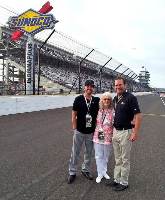 2016 -Rich MacDonald, Sherry MacDonald y Edward Sachs III