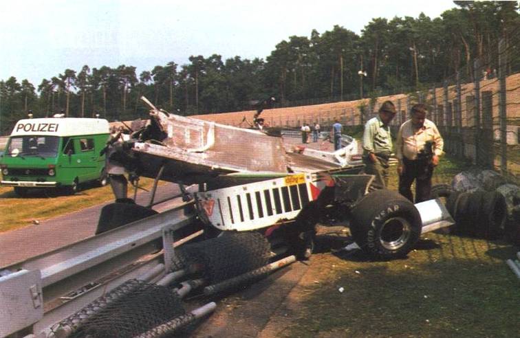 http://pilotos-muertos.com/2013/Depailler/Depailler%20Patrick_image004.jpg