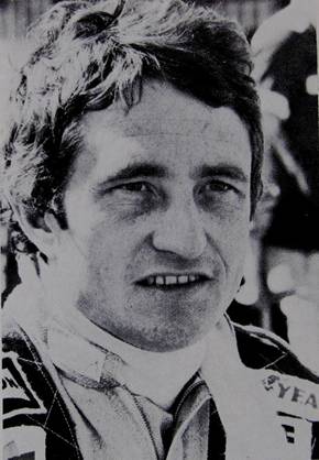 http://pilotos-muertos.com/2013/Depailler/Depailler%20Patrick_image078.jpg