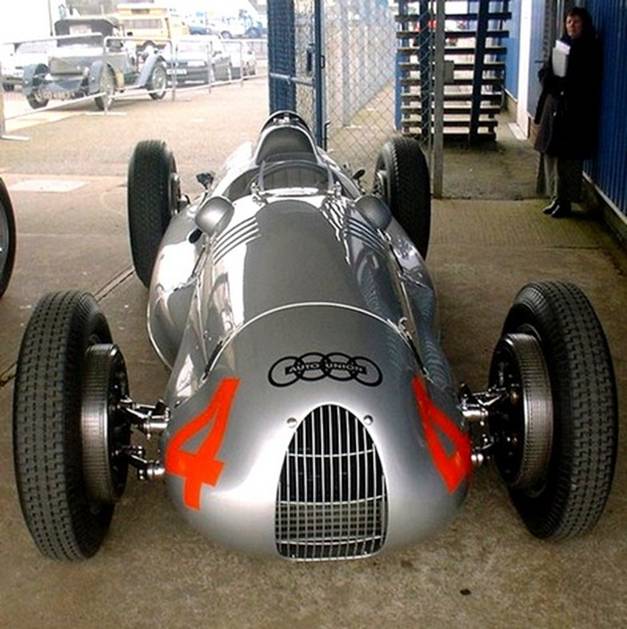 http://pilotos-muertos.com/2014/Rosemeyer/Rosemeyer%20Bernd_image090.jpg