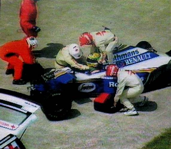http://pilotos-muertos.com/2015/Senna/Senna%20Ayrton_image016.jpg