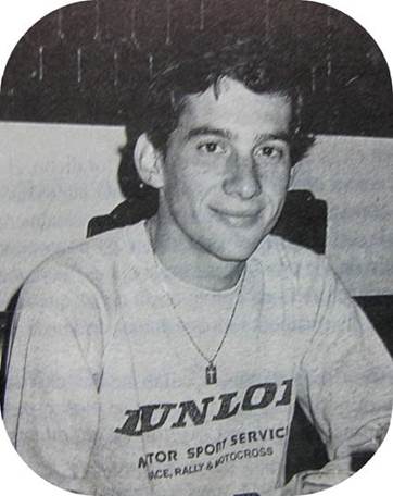 http://pilotos-muertos.com/2015/Senna/Senna%20Ayrton_image040.jpg