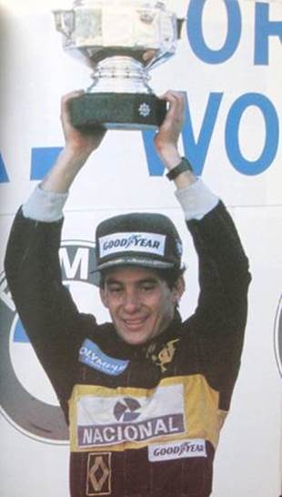 http://pilotos-muertos.com/2015/Senna/Senna%20Ayrton_image048.jpg