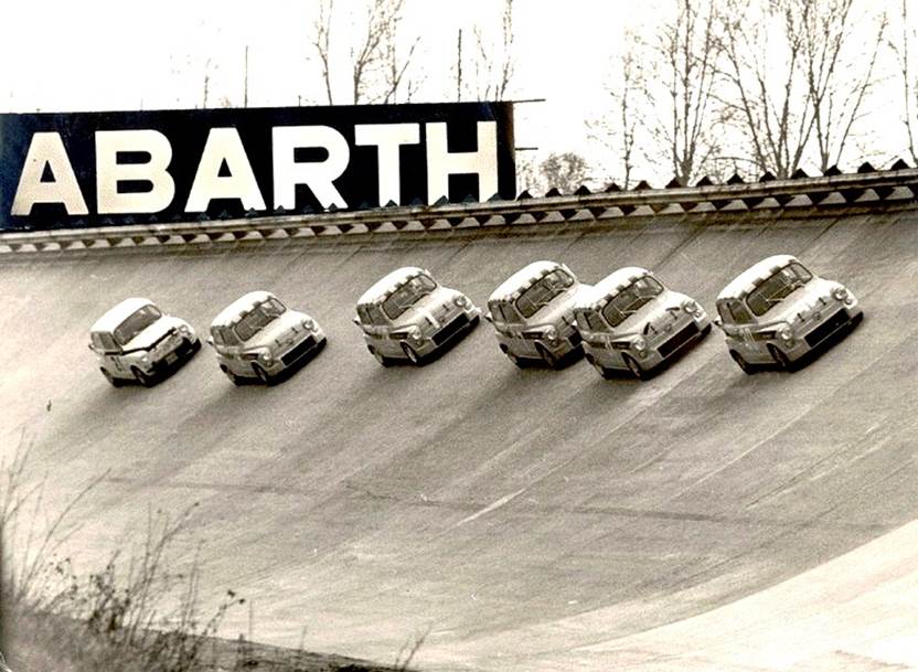 Abarth - Desfile de 1.000 TC en Momza (Internet, vía Gorrotxategi).jpg