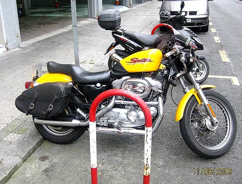 Harley-Davidson Sporster 883  IMG_1226