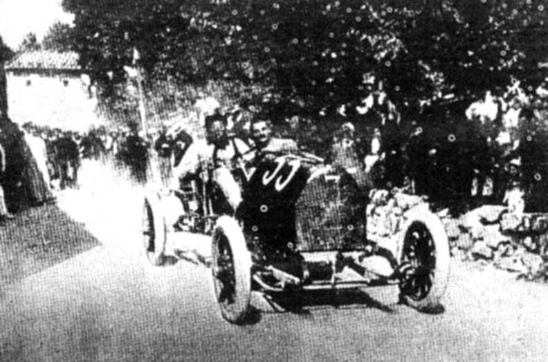 Giovanni MARSAGLIA (1884-1917) en acción con su Aquila Italiana nº 55 (foto archivo Auto Rama)