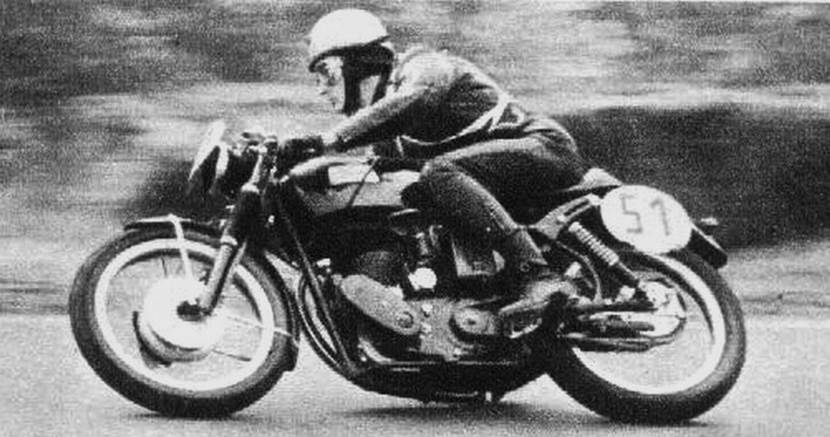 1963 L'A Claude VIGREUX  DET (1944-1967) con una Velocette 500 Sport en Montlhéry 1963