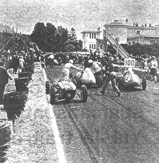 THRELFALL - las huellas de su frenada a muerte en Aix-le-Bains 1960   (foto de Brun y Trinchon, publicada por Paris-Match en 1960)