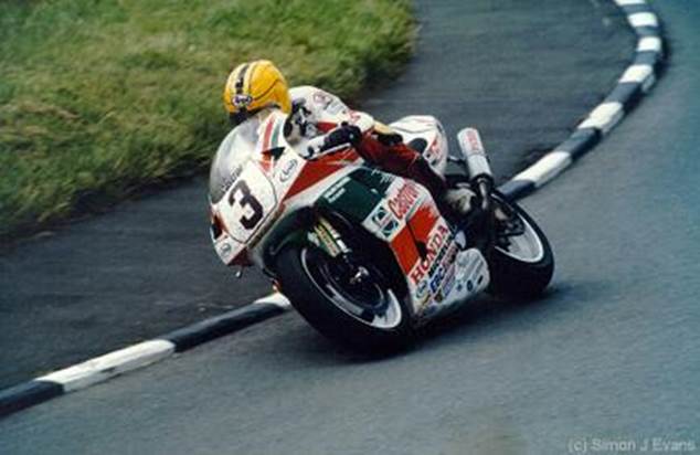 DUNLOP TT1995 SingpostCorner copy Simon J